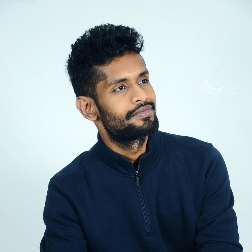 Akhil Cm-profile-image