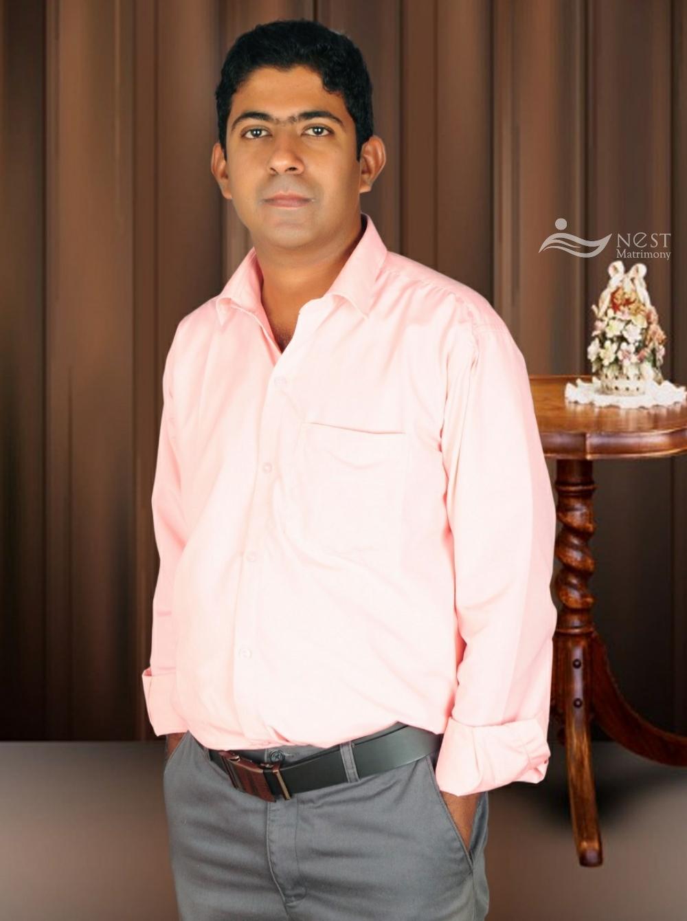 Varghese Davis-profile-image